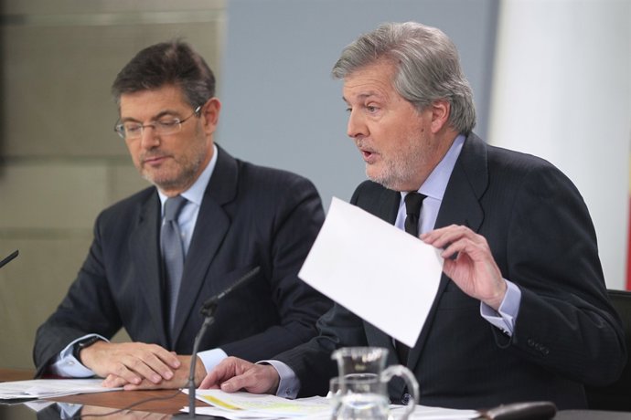 Roda de premsa d'Iñigo Méndez de Vigo i Rafael Catalá després del Consell