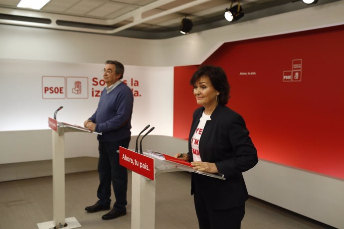 Rueda de prensa de Toni Ferrer y Carmen Calvo en la sede del PSOE