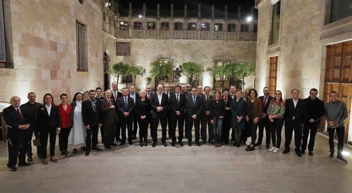 El pte.C.Puigdemont con el Consejo Consultivo del Diplocat.