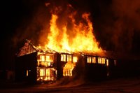 Prenden fuego una casa con 31 refugiados venezolanos en su interior en el norte de Brasil