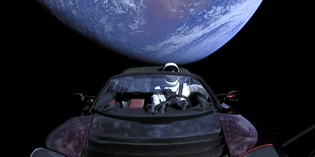 El Tesla Roadster  con Starman al volante