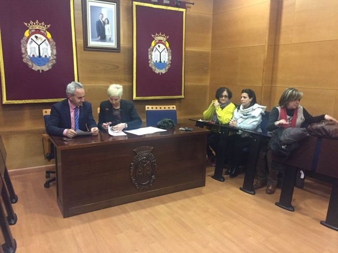 Diputación adapta a la normativa de accesibilidad edificios de Doña Mencía