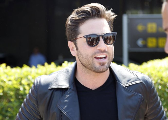 David Bustamante vuelve a España tras su gira en México