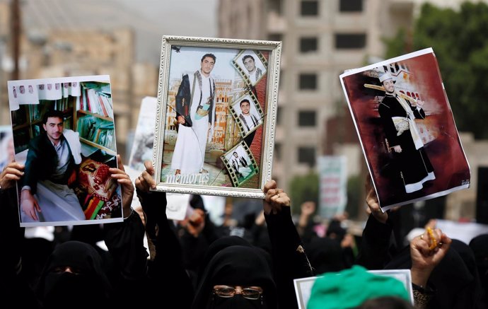 Mujeres yemeníes se manifiestan para saber qué ha pasado con sus familiares
