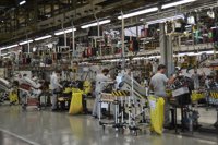 Auto de imputación contra cinco acusados de robar más de 5.000 inyectores en la Factoría de Renault en Valladolid