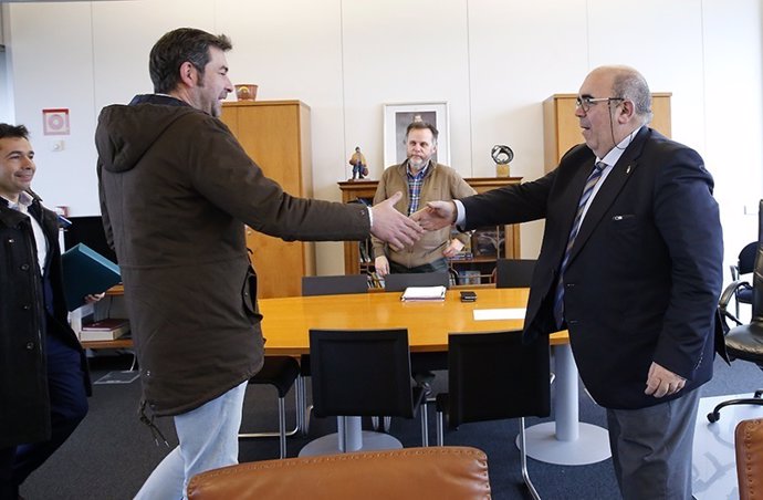 Oria se reúne con el alcalde de Santoña