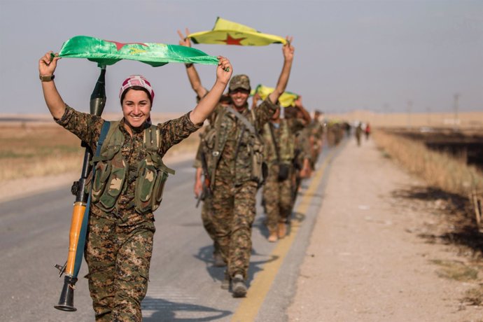 Milicianos de las YPG kurdo-sirias