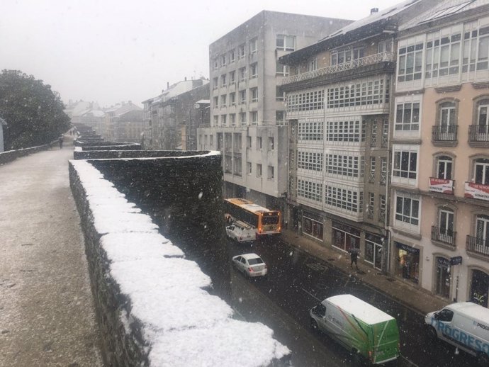 La nieve condiciona la circulación en diferentes puntos de Galicia