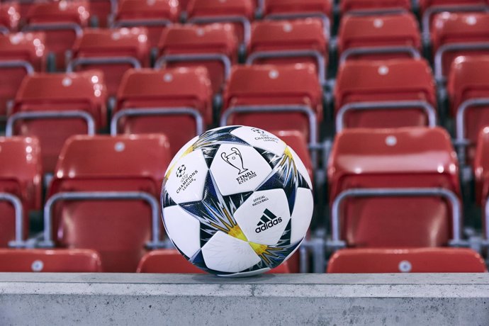 Nuevo balón oficial de adidas para las eliminatorias de la Champions 17-18