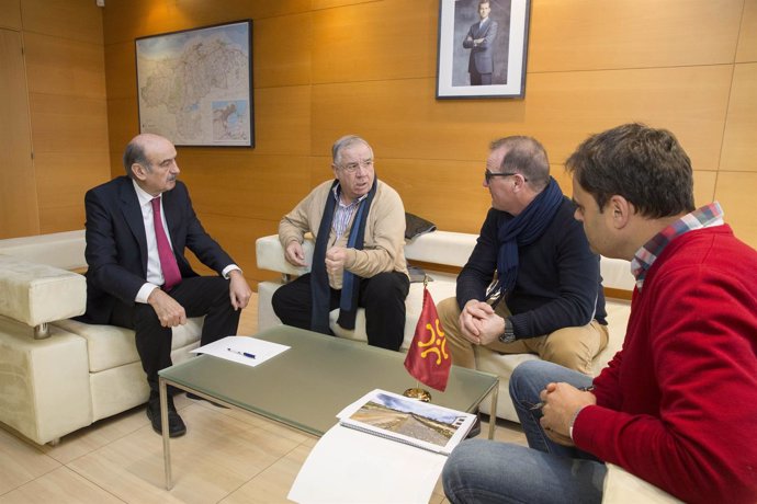 Mazón se reúne con el alcalde de Santillana del Mar