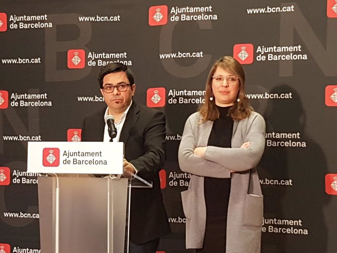 Los tenientes de alcalde de Barcelona Gerardo Pisarello y Janet Sanz