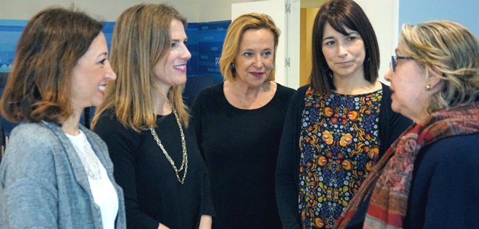 Ana Mestre con ruth sarabia marivi romero y patri navarro PP dependencia