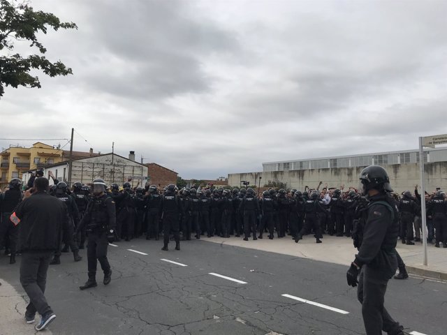 Guardia Civil en Sant Julià de Ramis este 1-O
