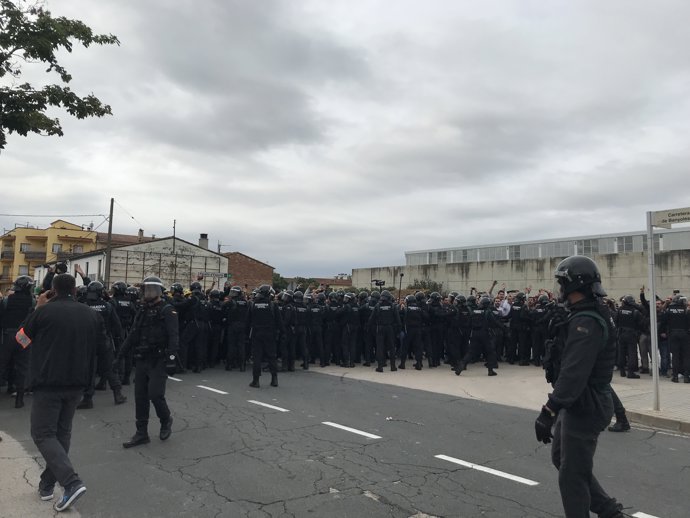 Guàrdia Civil a Sant Julià de Ramis aquest 1-O