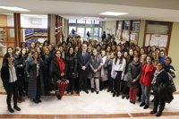 La UC homenajea a las dos primeras científicas que realizaron una tesis doctoral en España