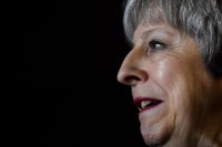 Theresa May asegura que "hay fundamentos para un acuerdo" entre DUP y Sinn Féin para gobernar en Belfast