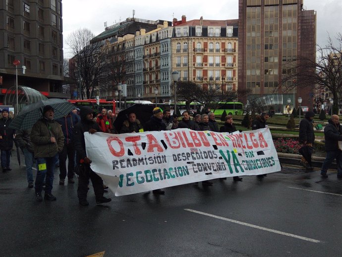 Trabajadores de la OTA se manifiestan por Bilbao