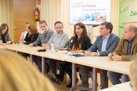 Montero reprocha al Gobierno que se reúna con los barones del PP para abordar la financiación autonómica