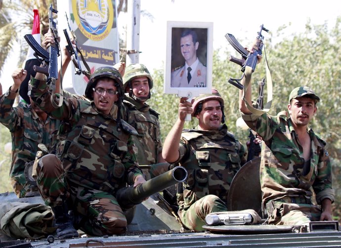 Militares leales al presidente Al Assad 