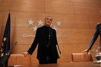 Cifuentes ya habría presentado su candidatura en Cataluña si fuera Inés Arrimadas, que "ni está ni se la espera"