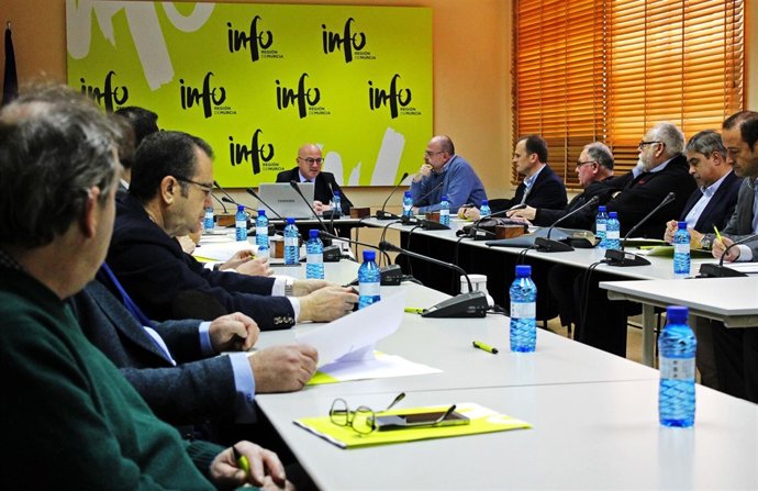  Juan Hernández, Durante El Encuentro De Trabajo