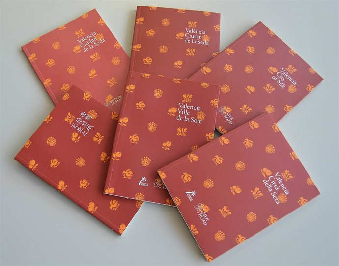 Guías en seis idiomas