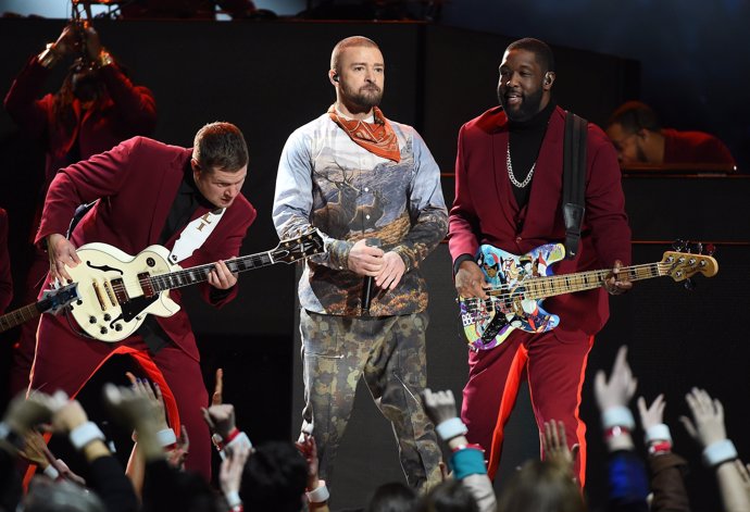 MINNEAPOLIS, MN - FEBRUARY 4: Justin Timberlake performs on the Pepsi Super Bowl