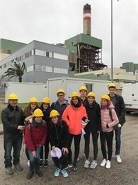 Alumnos de un instituto de Menorca visitan la central térmica de Alcúdia 