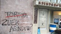 PNV denuncia ataques a siete de sus sedes con pintadas de "torturadores" y pide a la IA que desautorice a sus autores