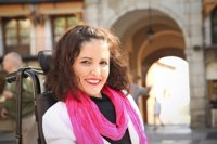 El Senado apercibe a la senadora de Podemos C-LM que envió a un asistente a votar en su lugar