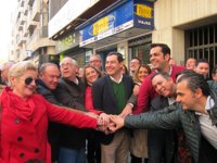 El PP de Jaén sella un acuerdo de integración con los críticos tras la salida de sus filas cinco alcaldes