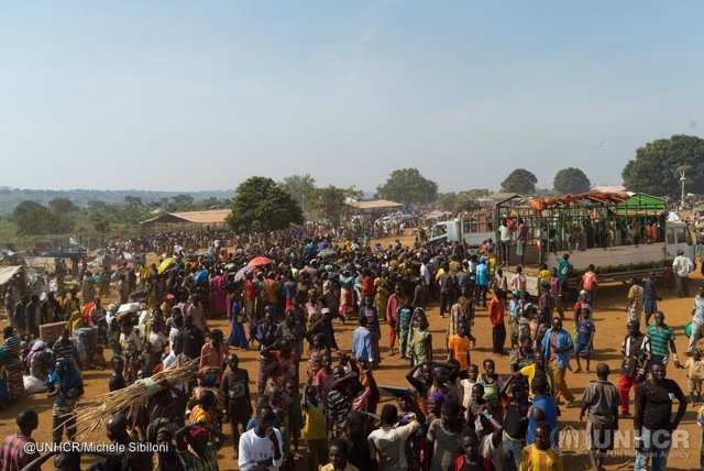 Centro de tránsito para refugiados congoleños en Uganda