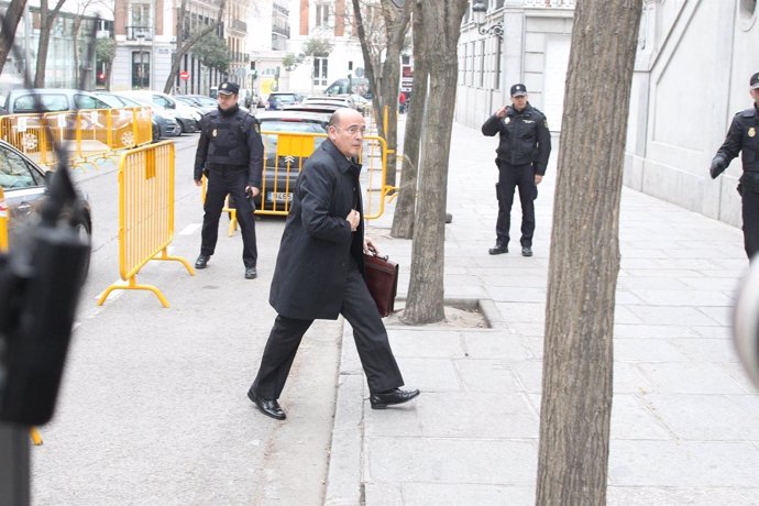 El coronel de la Guardia Civil Diego Pérez de los Cobos declara en el Supremo