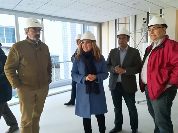 Luna visita las obras del Centro de Salud de Huerta de la Reina