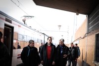 Aguado cree que el Plan de Choque de Cercanías "puede acabar en un cajón" y pide "compromiso" del Gobierno regional