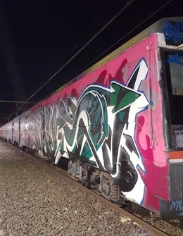 Grafiti en tren de Renfe