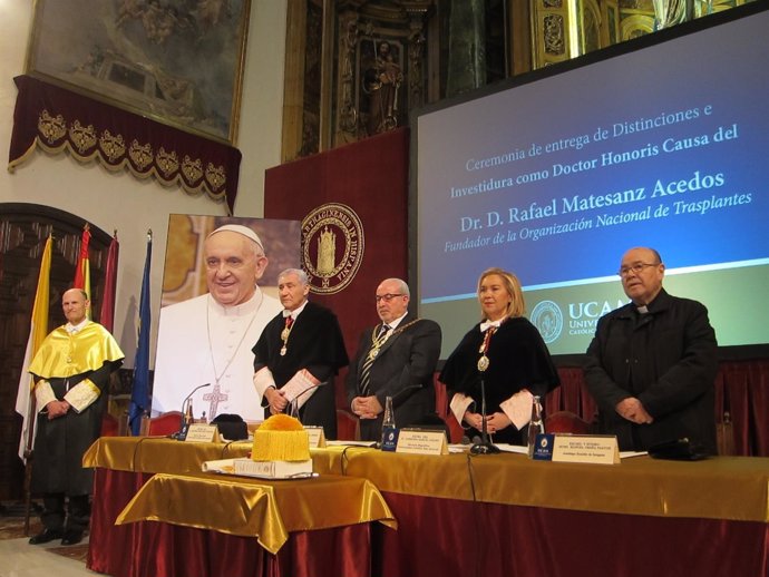 Inicio del acto de nombramiento Rafael Matesanz como Doctor Honoris Causa UCAM