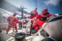 El 'MAPFRE' acelera para intentar coger a los líderes ante de los Doldrums