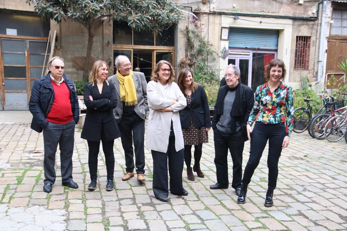 Set autors ficcionen 200 anys de la història de Barcelona en un projecte
