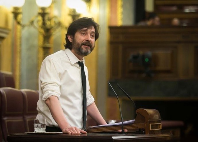 El diputado de Unidos Podemos Rafa Mayoral, en el Pleno del Congreso