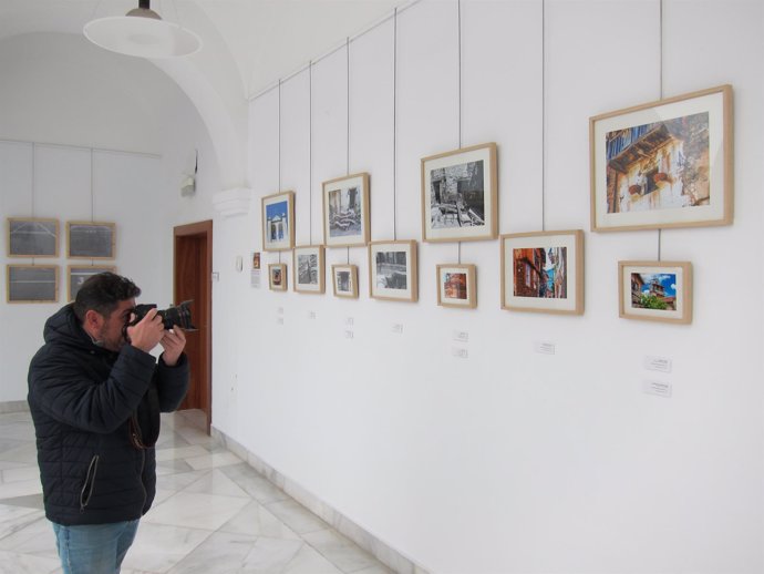 Exposición de fotografías en la Asamblea de Extremadura                