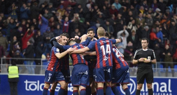 Huesca, líder de LaLiga 1/2/3