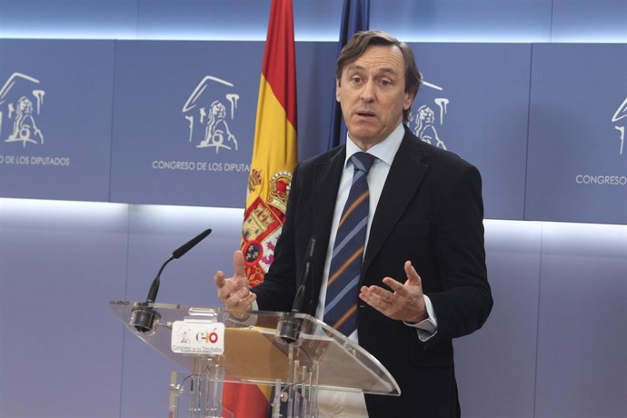 Rueda de prensa de Rafael Hernando en el Congreso
