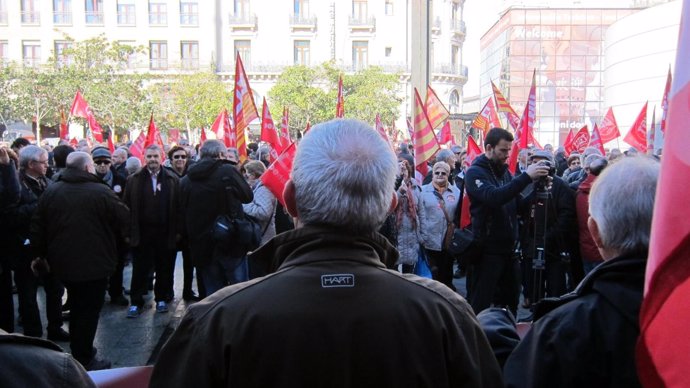 Movilización de pensionistas ante la Delegación del Gobierno en Aragón