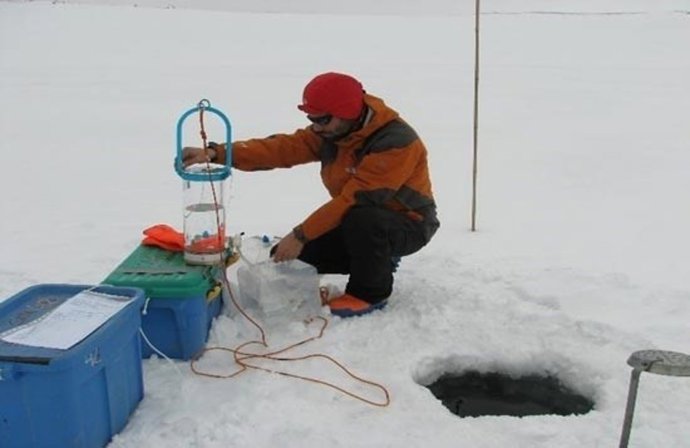 Investigador en la Base Antártica Juan Carlos I