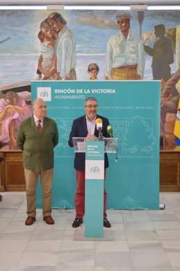 Francisco Salado, alcalde de Rincón en rueda de prensa 