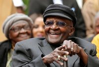 Desmond Tutu dimite como embajador de Oxfam por la "inmoralidad" y "posible criminalidad" en Haití