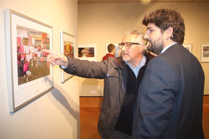 Fotonoticia/ Fernando López Miras Inaugura La Exposici Ón ‘Fotoperiodismo 2017’