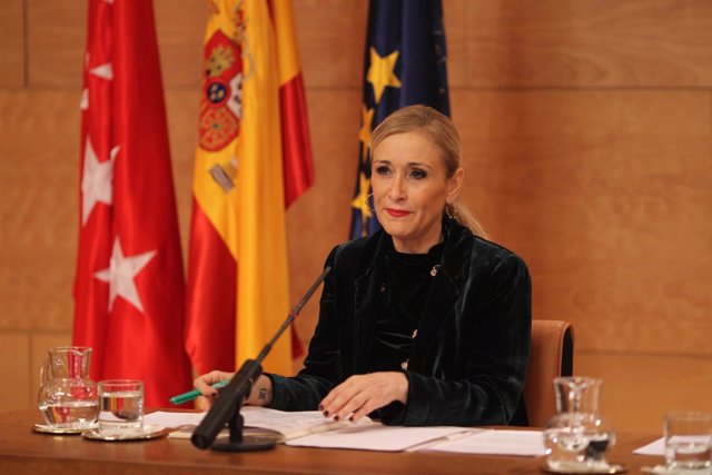 Cristina Cifuentes ofrece una rueda de prensa posterior al Consejo de Gobierno
