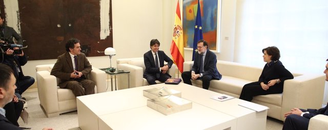 Rajoy y Santamaría se reúnen con el presidente de Societat Civil Catalana